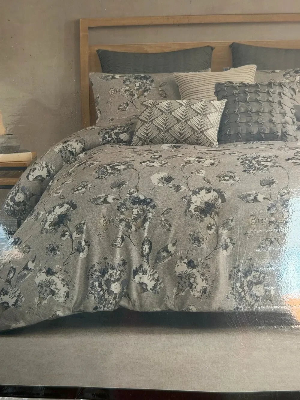 West Park Queen 8 Piece Comforter Set Floral Gray Blue White 100% Polyester